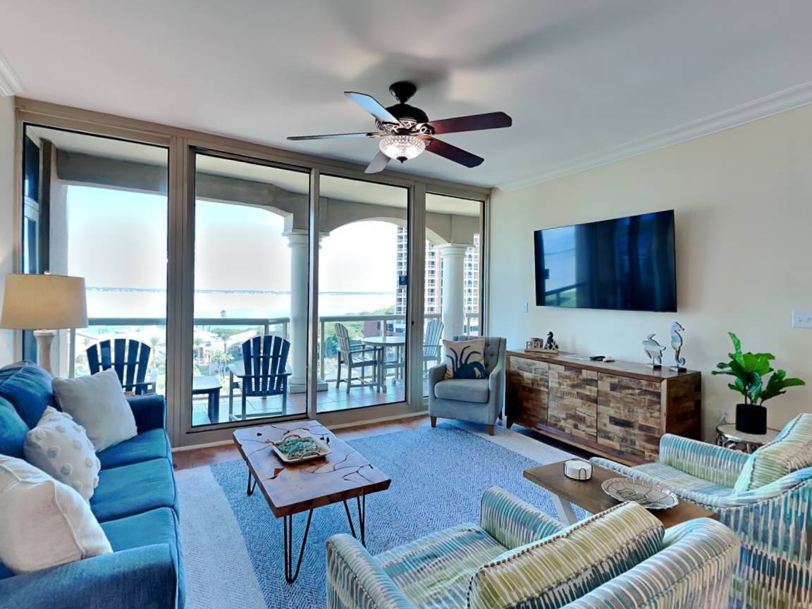 124 M² Condo ∙ 2 Bedrooms ∙ 7 Guests - Pensacola Beach, FL