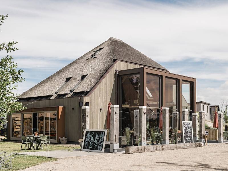 Ferienhaus ∙ 8 Schlafzimmer ∙ 18 Gäste - Callantsoog