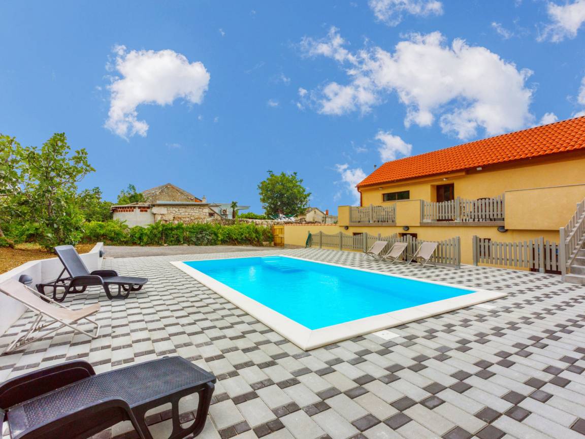 420 M² Casa Vacanza ∙ 1 Camera Da Letto ∙ 10 Ospiti - Novi