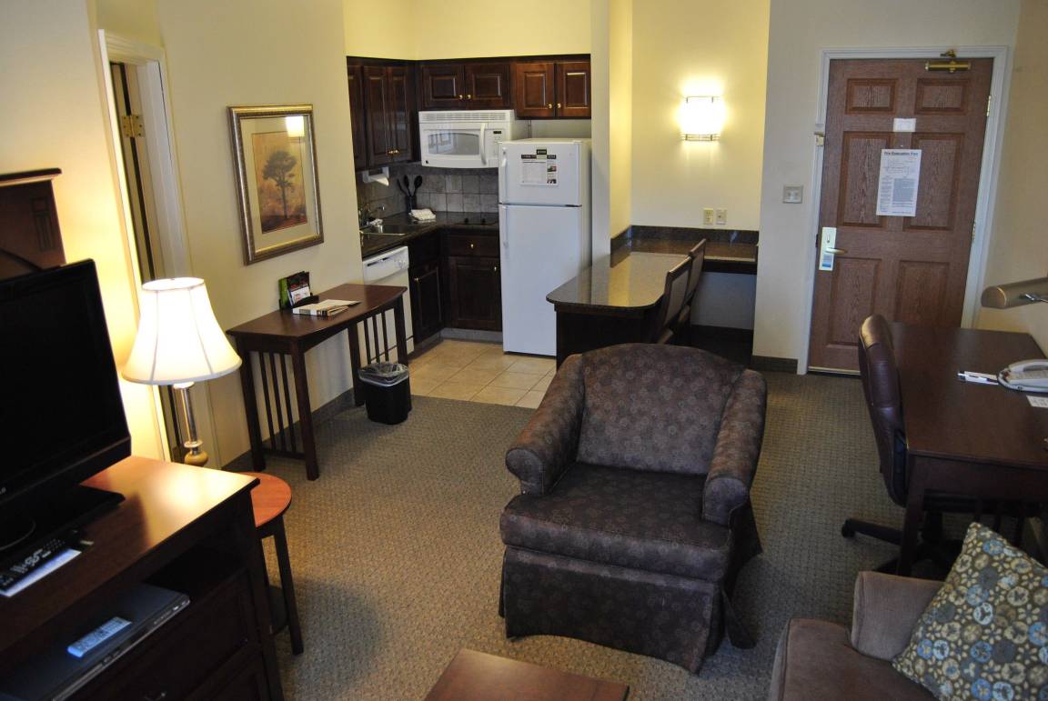 121 M² Studio Flat ∙ 1 Bedroom ∙ 2 Guests - Lansing, MI