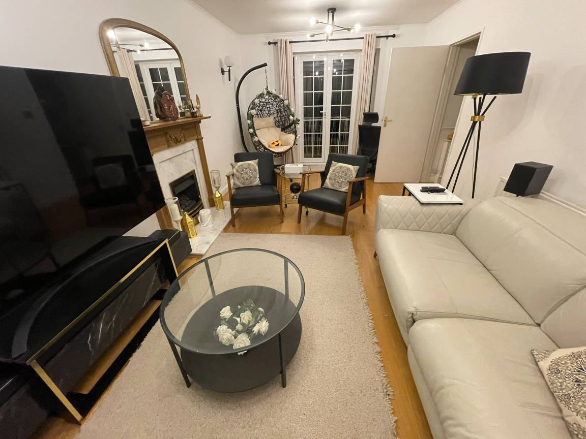 House ∙ 3 Bedrooms ∙ 6 Guests - Croydon