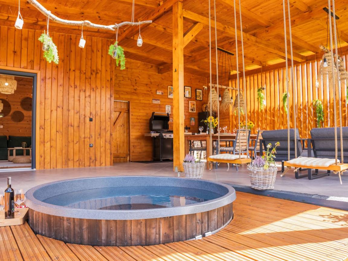 65 M² Ferienhaus ∙ 1 Schlafzimmer ∙ 6 Gäste - Karlovac