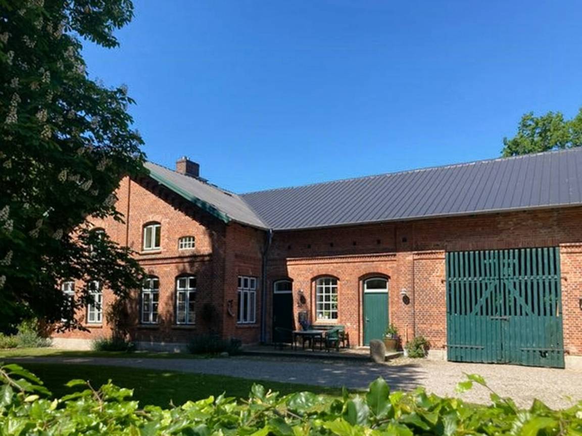 200 M² Ferienwohnung ∙ 2 Schlafzimmer ∙ 4 Gäste - Bad Segeberg
