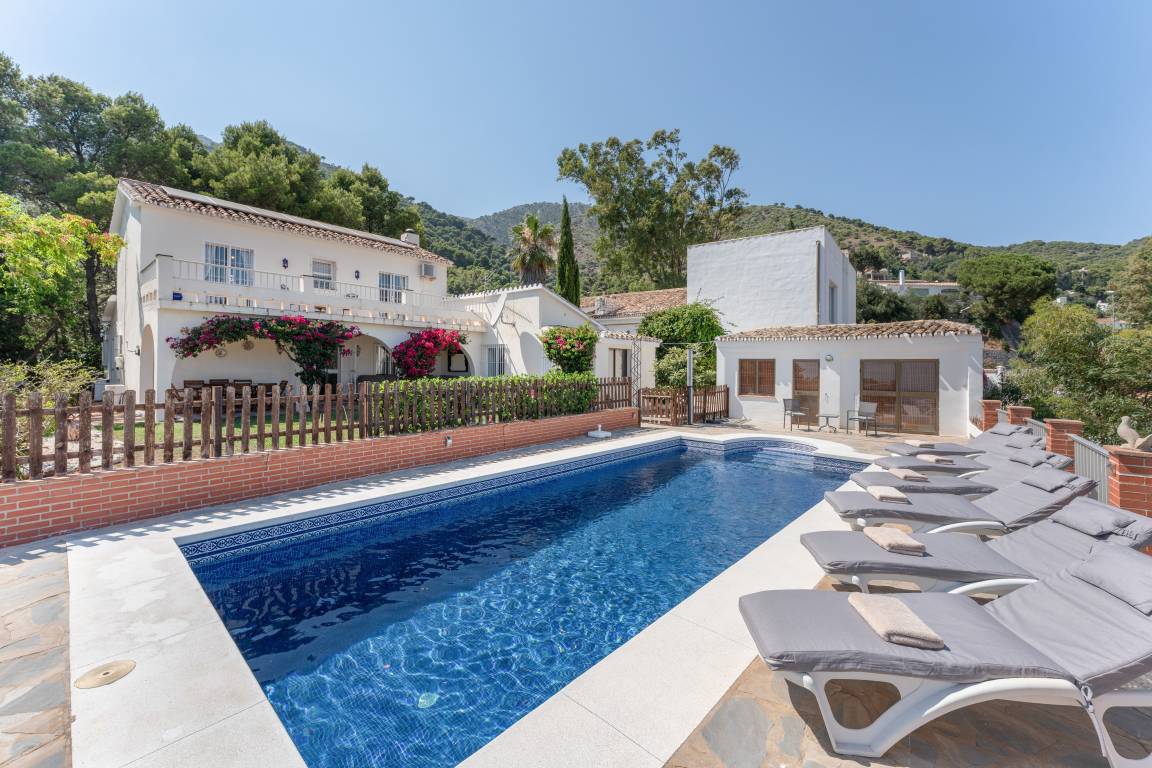 243 M² Villa ∙ 3 Bedrooms ∙ 7 Guests - Mijas