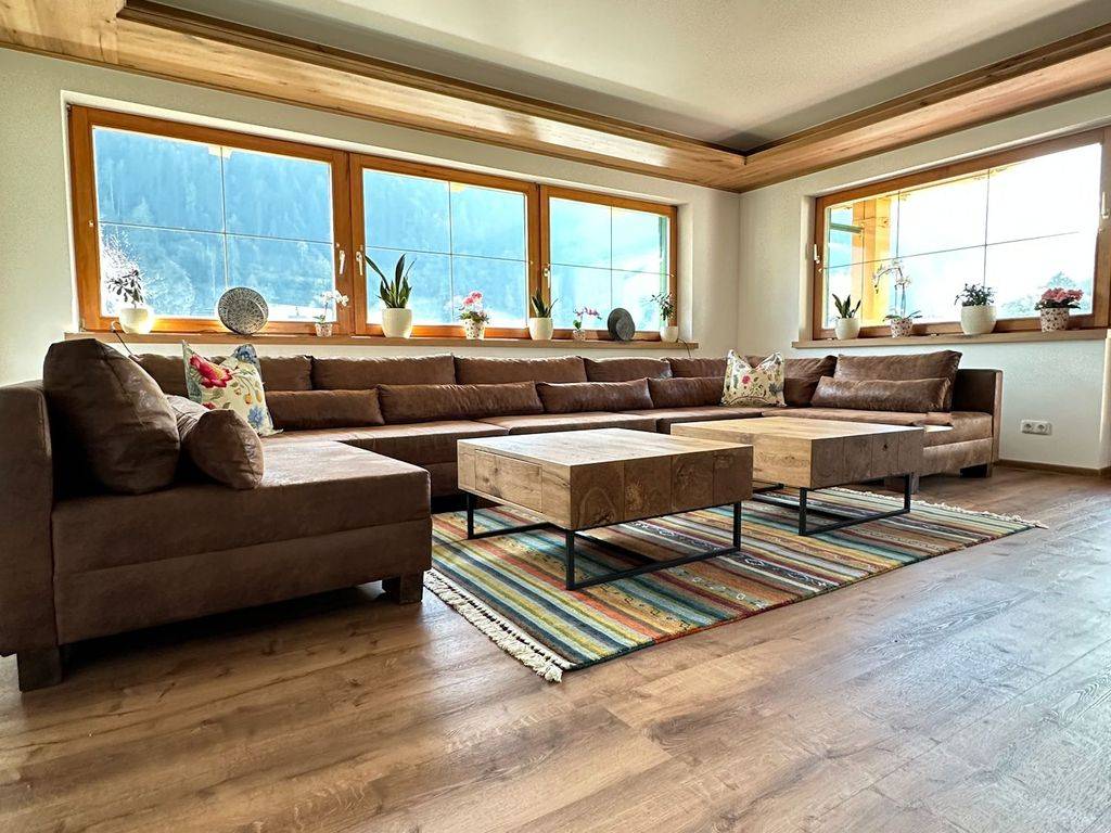 100 M² Apartment ∙ 4 Bedrooms ∙ 8 Guests - Mayrhofen