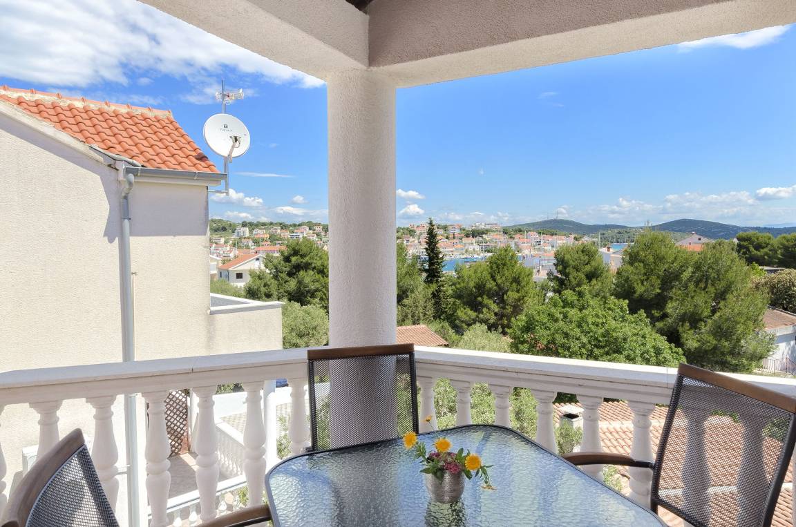 50 M² Ferienwohnung ∙ 2 Schlafzimmer ∙ 4 Gäste - Murter