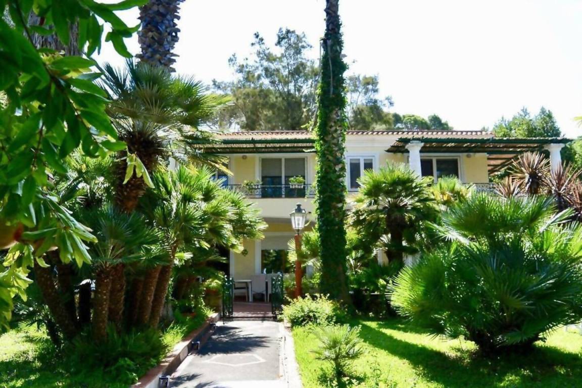 Casa Rossella - House with garden by ItalianHost