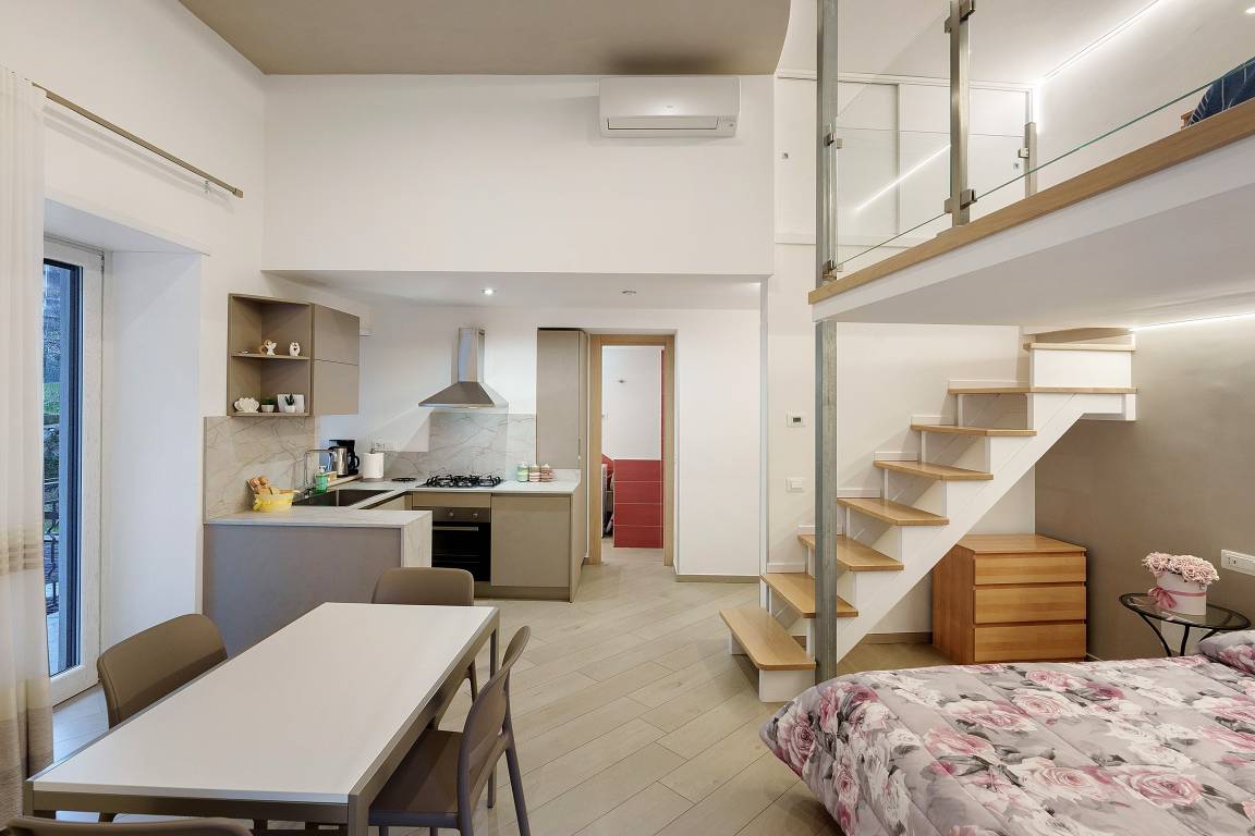 Apartment 'Casa Imperati' with Mountain View, Wi-Fi and Air Conditioning
