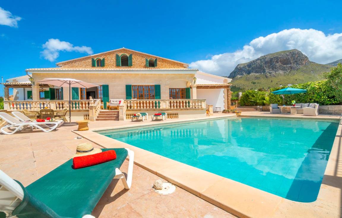 300 M² House ∙ 5 Bedrooms ∙ 8 Guests - Artà