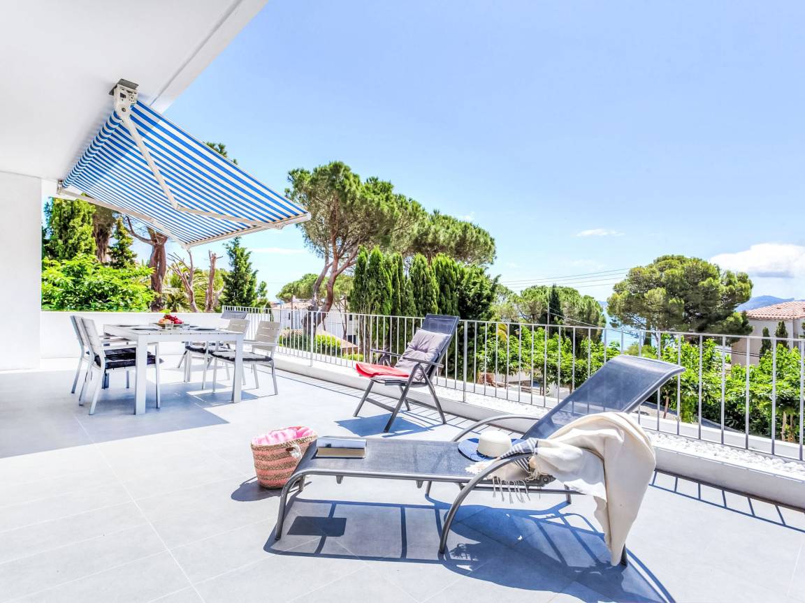 70 M² Appartement ∙ 3 Chambres ∙ 5 Personnes - Llançà