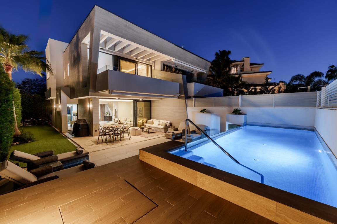 250 M² Maison De Vacances ∙ 5 Chambres ∙ 10 Personnes - Marbella