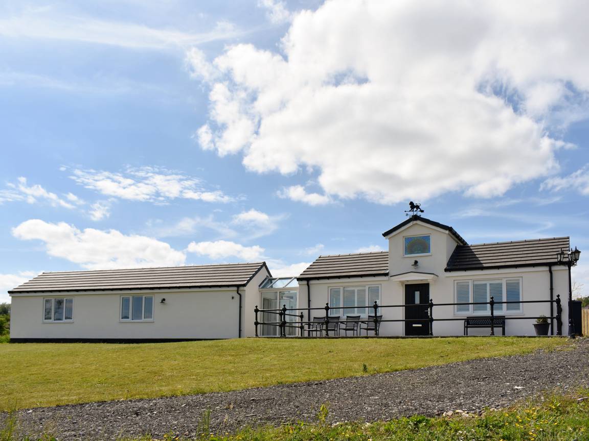 Cottage ∙ 2 Bedrooms ∙ 5 Guests - Durham