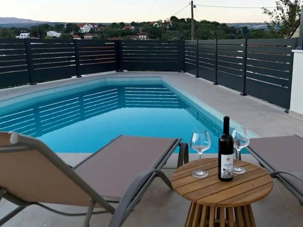55 M² Maison De Vacances ∙ 2 Chambres ∙ 4 Personnes - Imotski