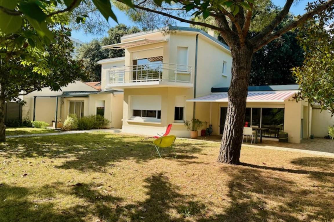 150 M² Appartement ∙ 3 Chambres ∙ 8 Personnes - La Rochelle
