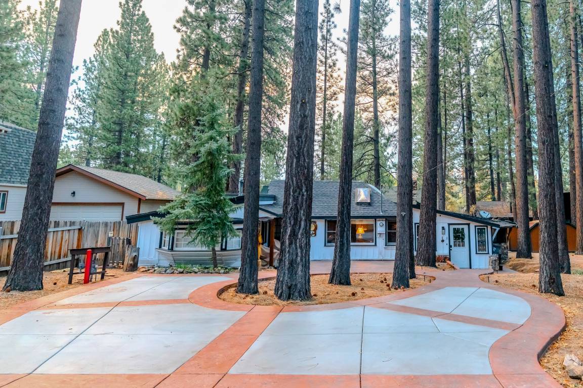 106 M² Cabin ∙ 3 Bedrooms ∙ 6 Guests - Big Bear Lake, CA