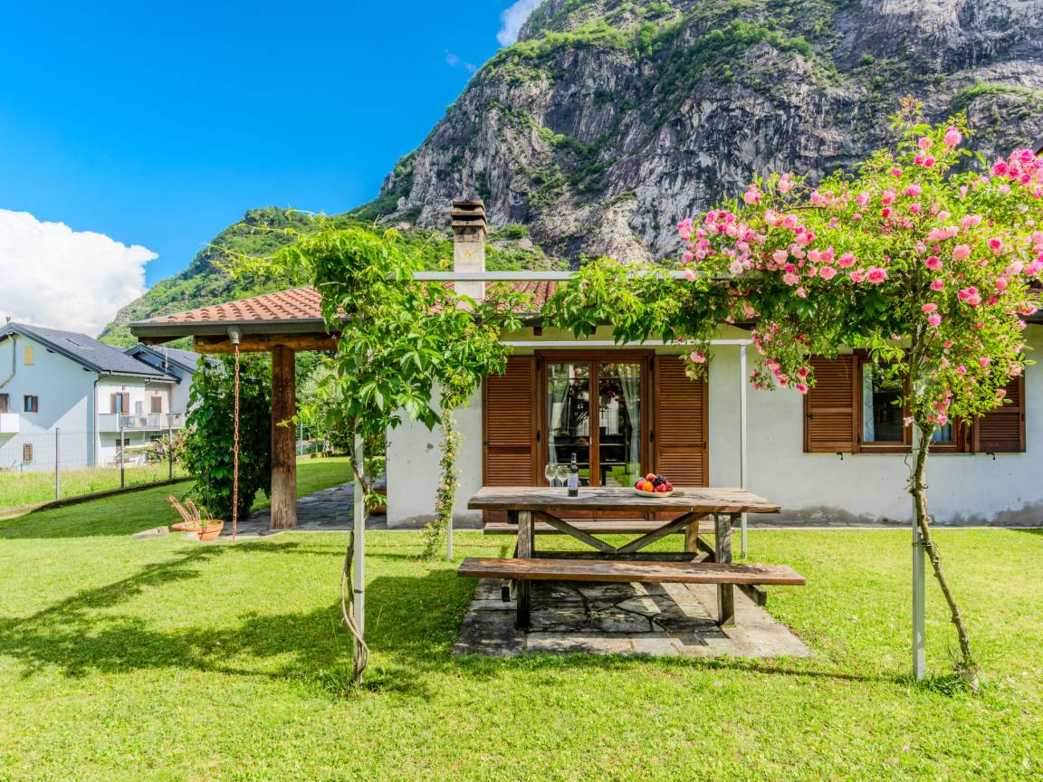 140 M² Ferienhaus ∙ 3 Schlafzimmer ∙ 6 Gäste - Sondrio