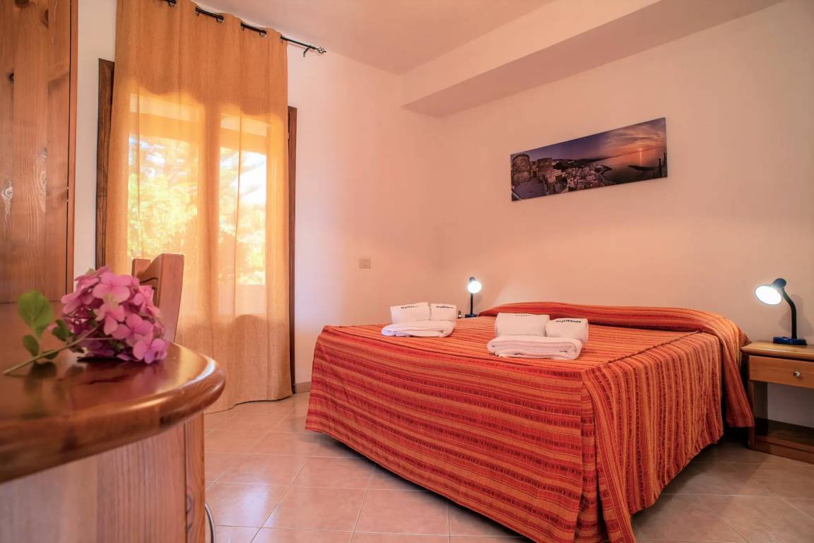 Hotelli ∙ 1 Makuuhuone ∙ 4 Vierasta - Tropea