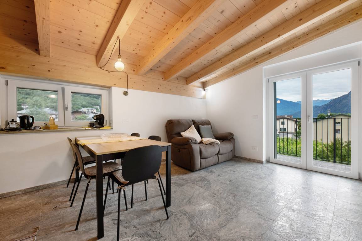 70 M² Apartment ∙ 2 Bedrooms ∙ 4 Guests - Chiavenna