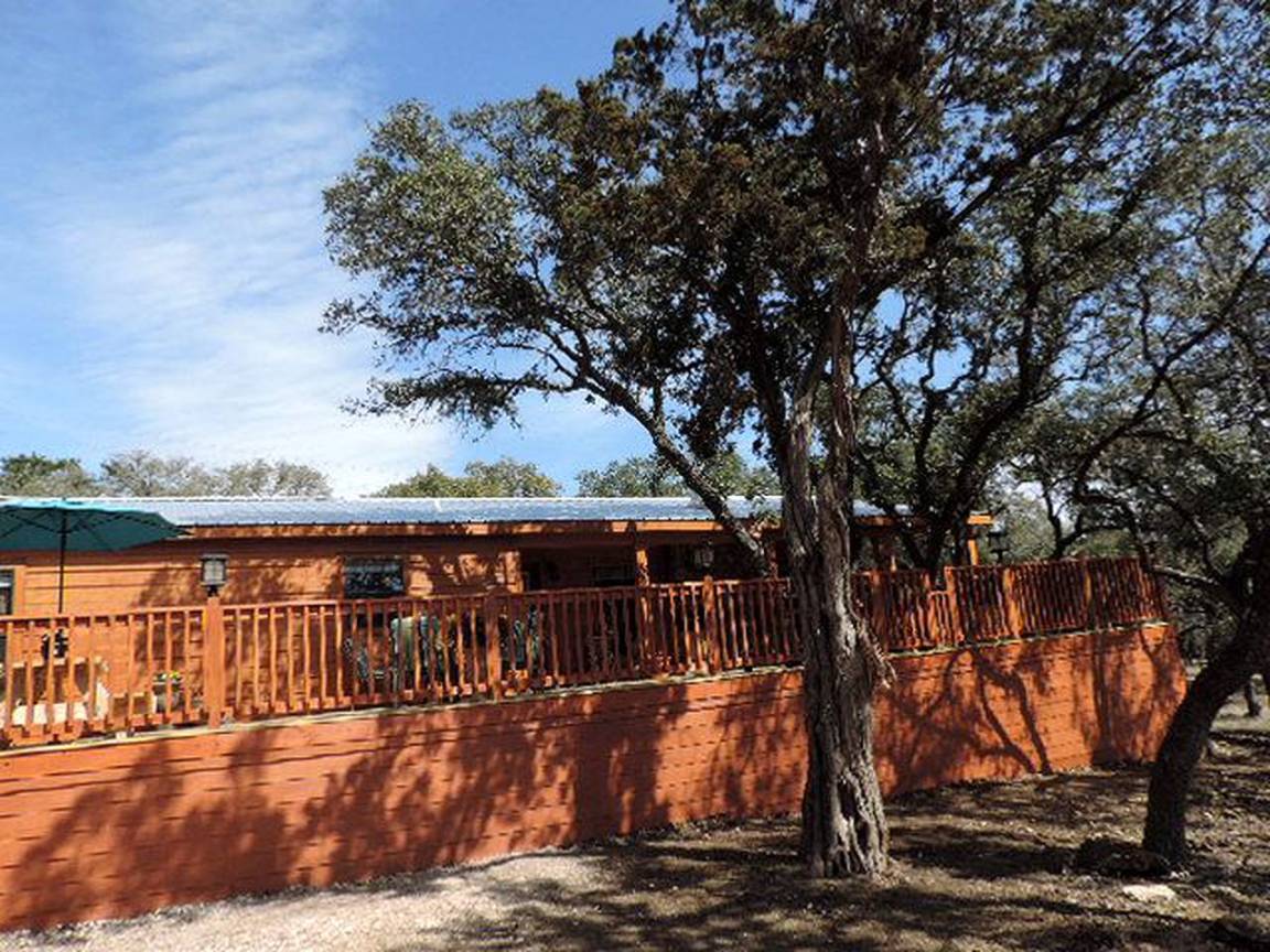 House ∙ 1 Bedroom ∙ 9 Guests - Boerne, TX