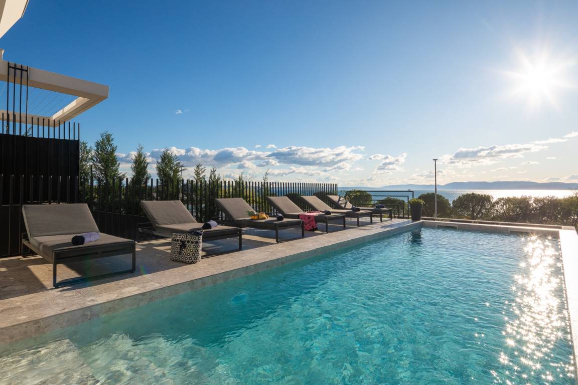 400 M² Villa ∙ 8 Bedrooms ∙ 16 Guests - Rijeka