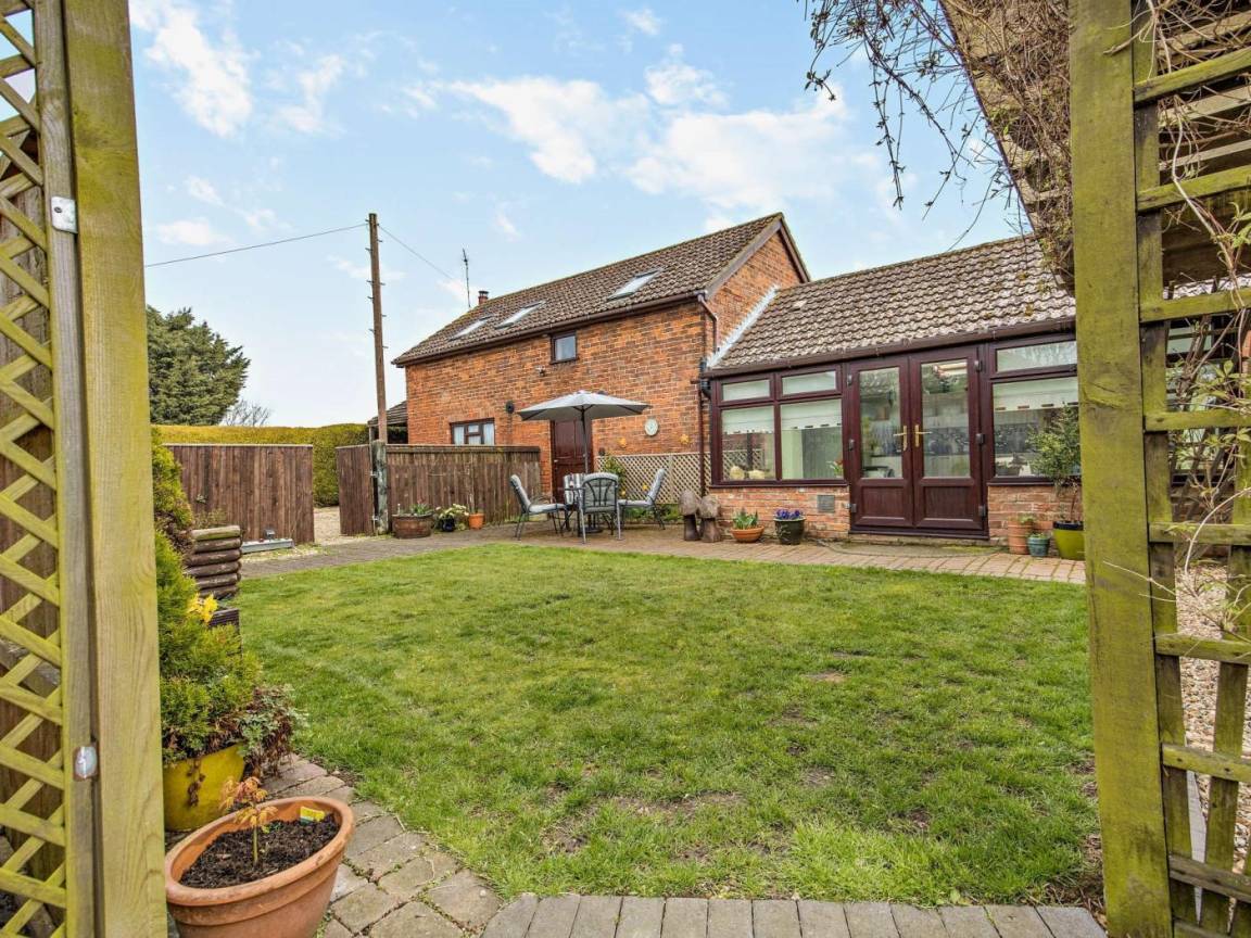 Cottage ∙ 2 Bedrooms ∙ 4 Guests - Cleethorpes