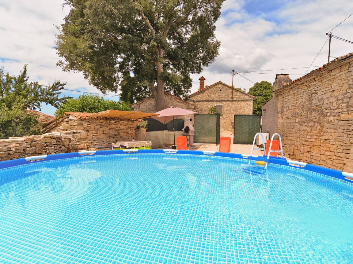 80 M² House ∙ 1 Bedroom ∙ 6 Guests - Bale