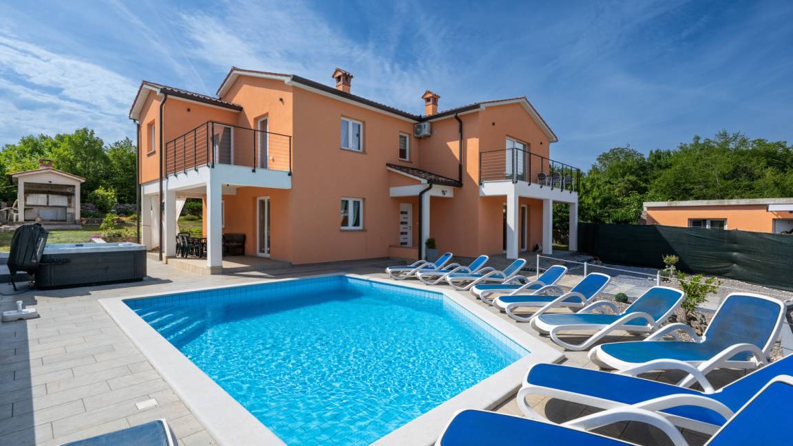 223 M² Villa ∙ 5 Bedrooms ∙ 12 Guests - Labin
