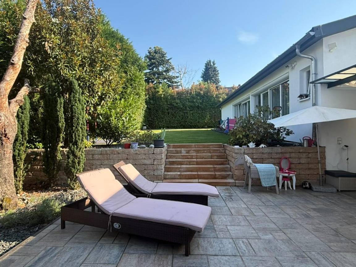 215 M² House ∙ 4 Bedrooms ∙ 5 Guests - Frankfurt Sur Le Main