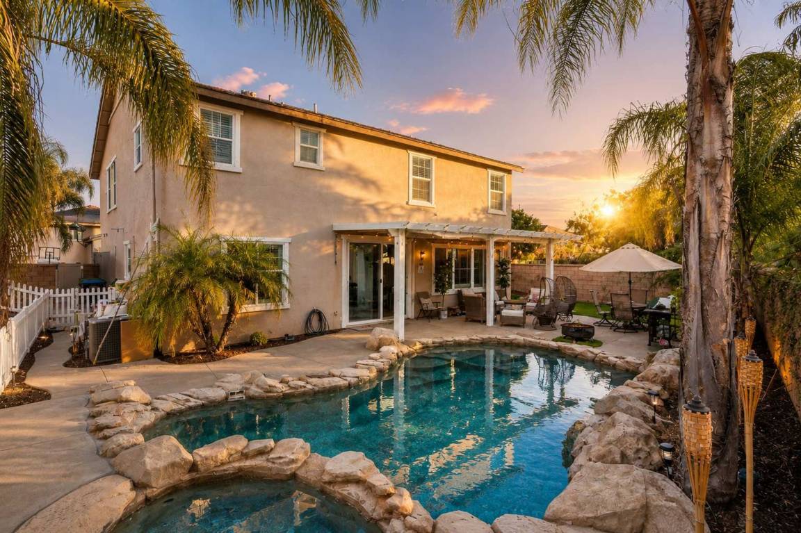 Apartment ∙ 4 Bedrooms ∙ 10 Guests - Temecula, CA