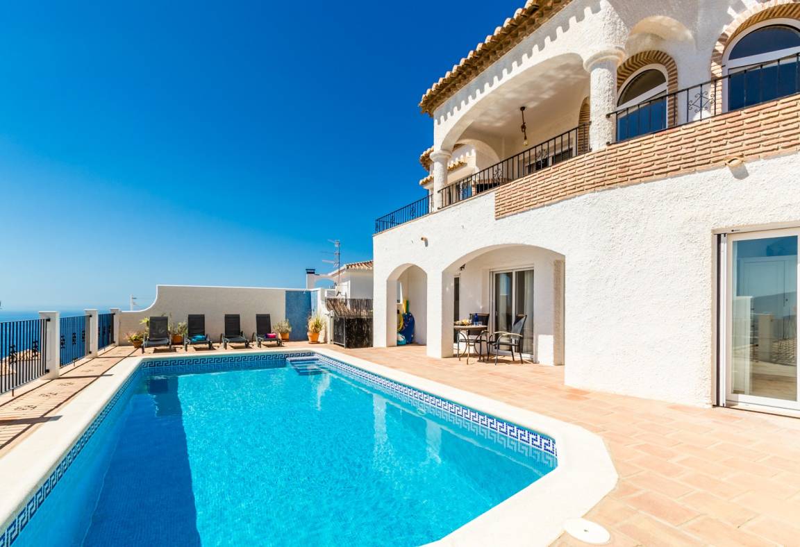 150 M² Villa ∙ 4 Slaapkamers ∙ 8 Gasten - Salobreña
