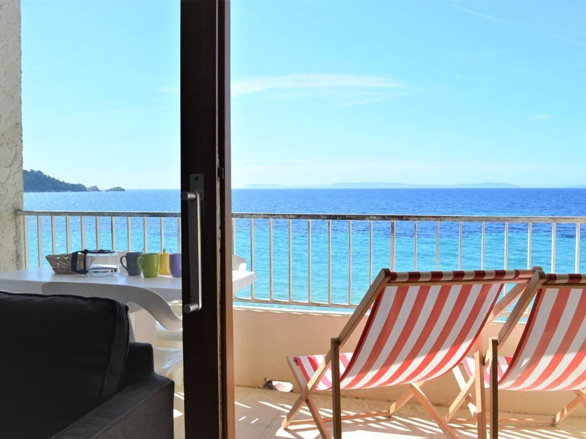 28 M² Studio ∙ 1 Slaapkamer ∙ 2 Gasten - Le Lavandou