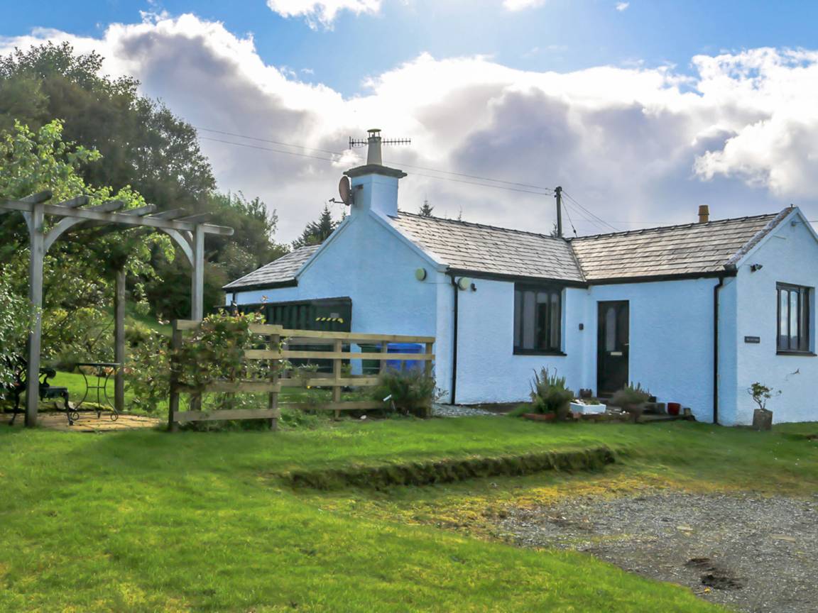 106 M² House ∙ 2 Bedrooms ∙ 4 Guests - Skye