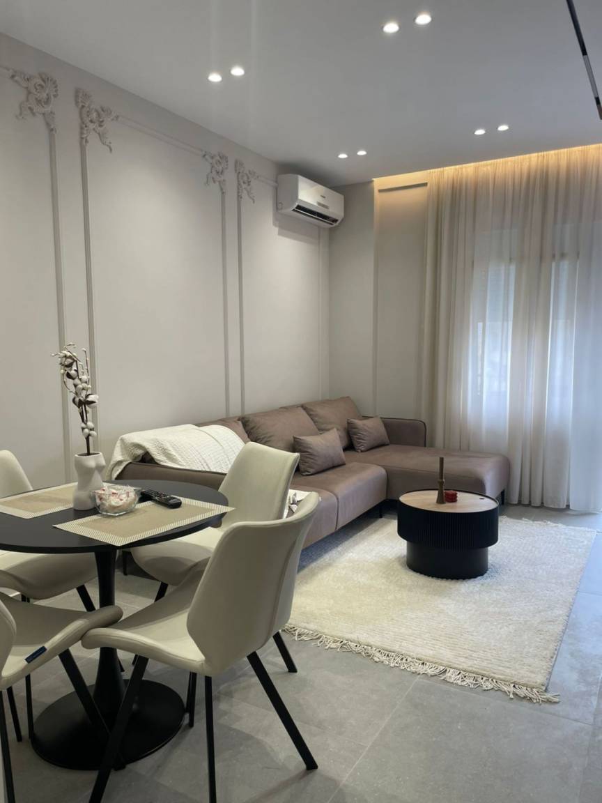 70 M² Apartment ∙ 1 Bedroom ∙ 2 Guests - Tirana