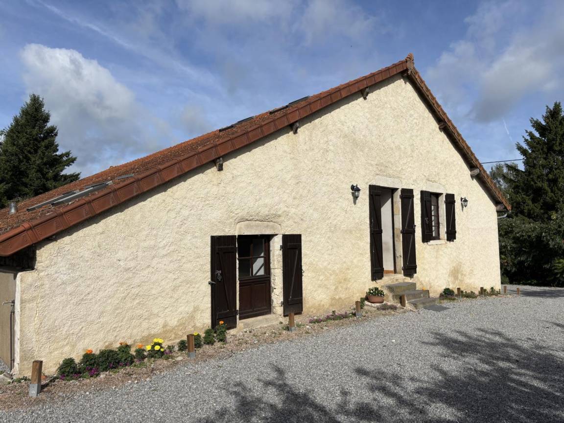 88 M² Cottage ∙ 2 Chambres ∙ 4 Personnes - Auvergne