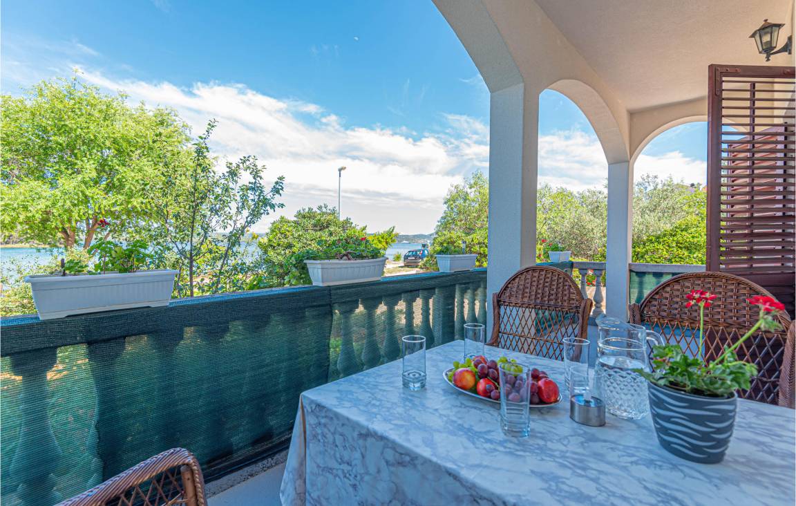 90 M² Apartamento ∙ 3 Habitaciones ∙ 6 Huéspedes - Šibenik
