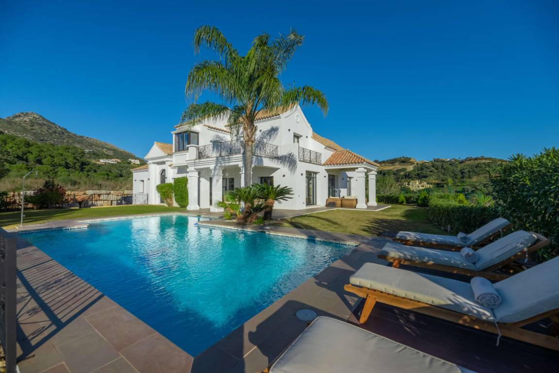 412 M² Villa ∙ 4 Bedrooms ∙ 8 Guests - Benahavís