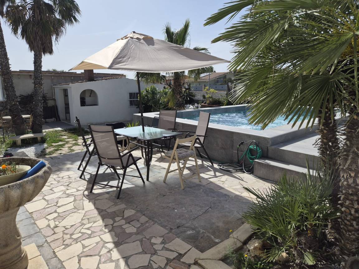 200 M² Villa ∙ 4 Bedrooms ∙ 8 Guests - Alicante
