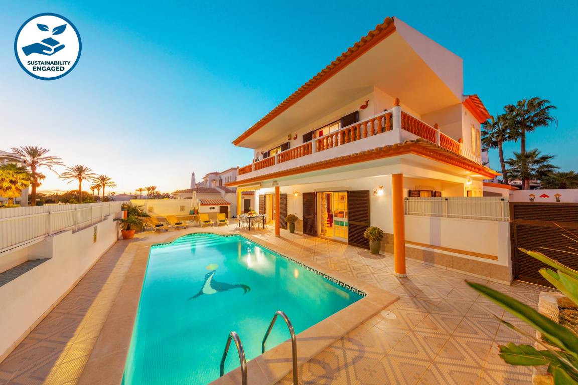 150 M² Villa ∙ 3 Slaapkamers ∙ 8 Gasten - Guia