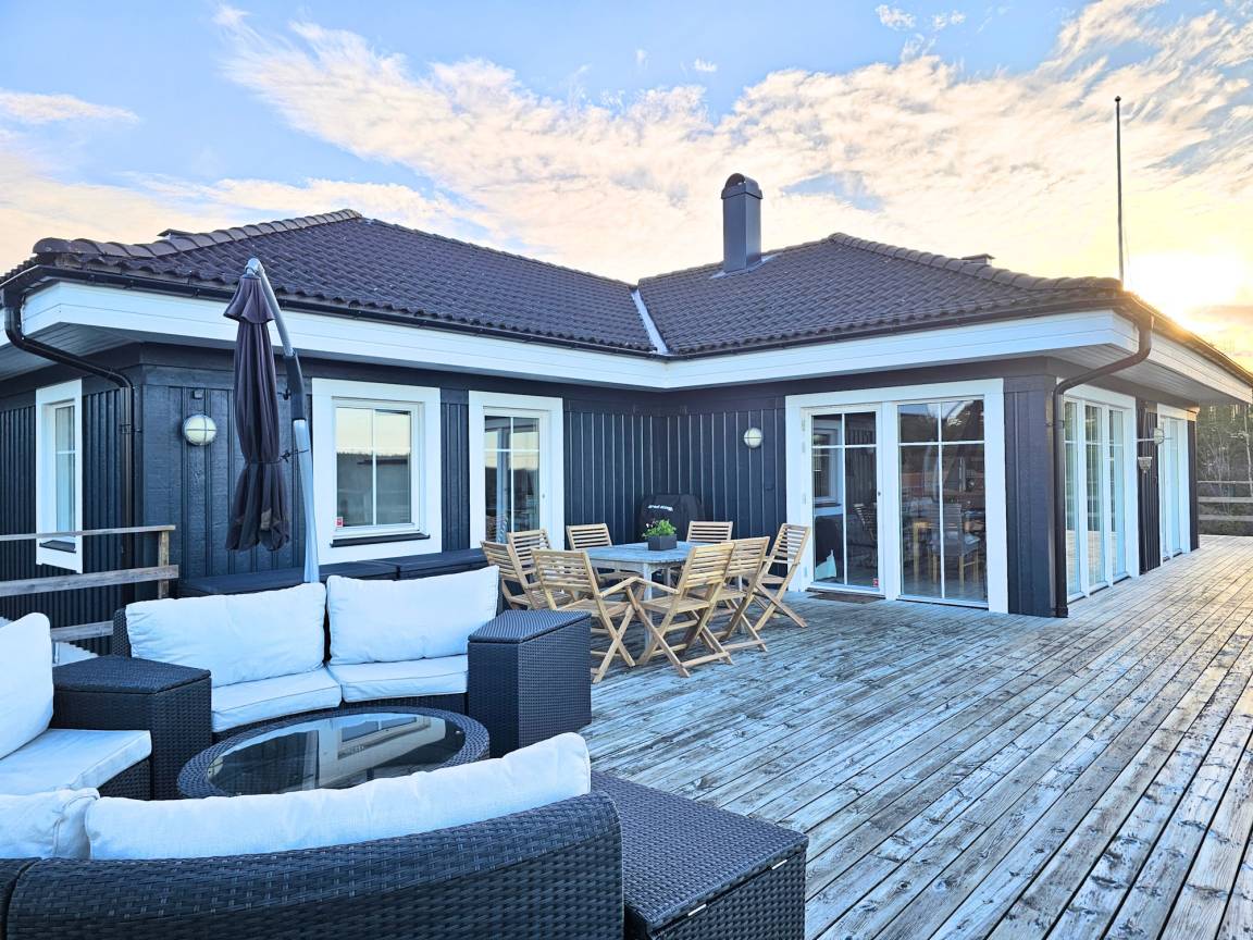 154 M² Hus ∙ 3 Sovrum ∙ 8 Gäster - Henan