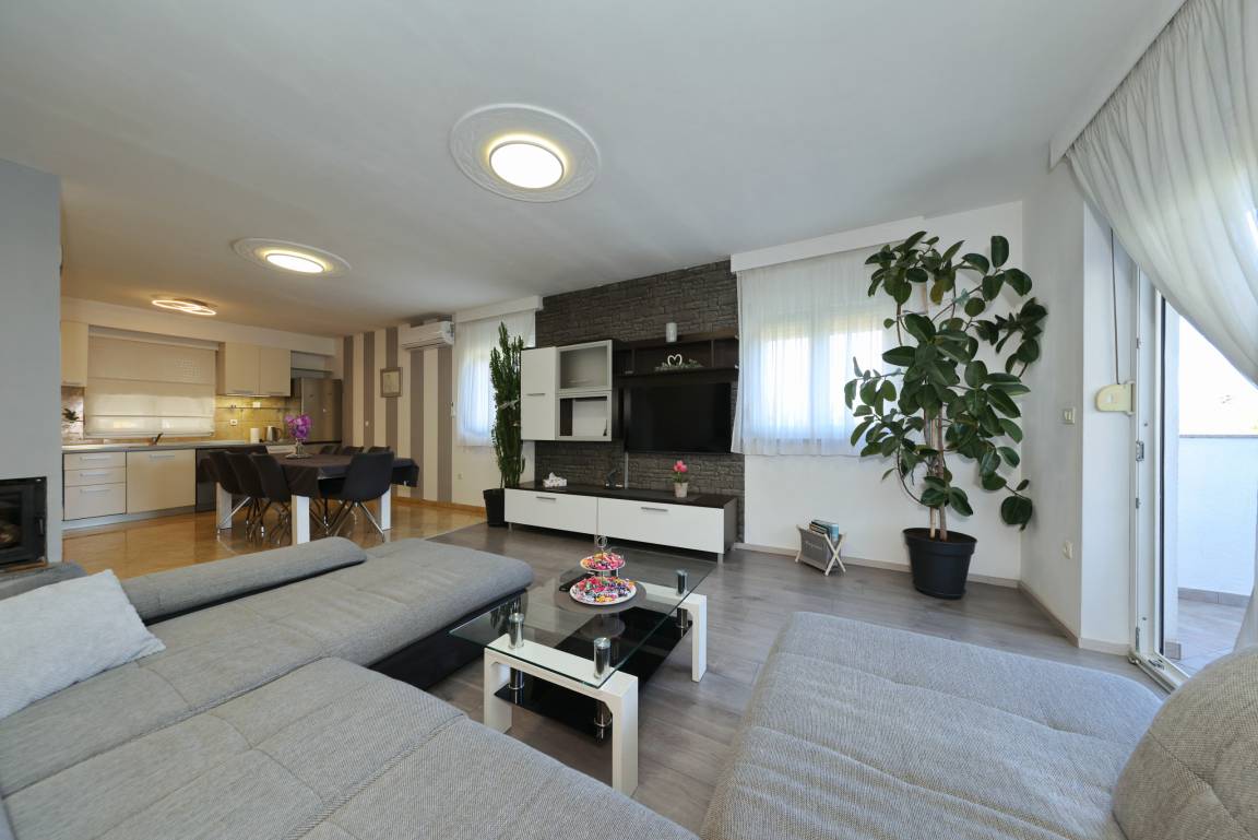 140 M² Appartement ∙ 3 Slaapkamers ∙ 6 Gasten - Zadar