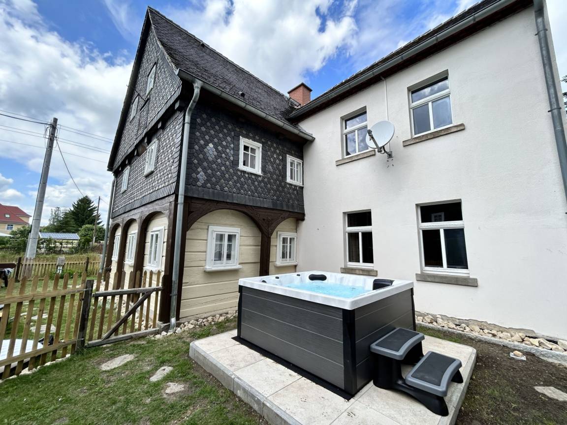 111 M² Ferienwohnung ∙ 2 Schlafzimmer ∙ 5 Gäste - Jonsdorf