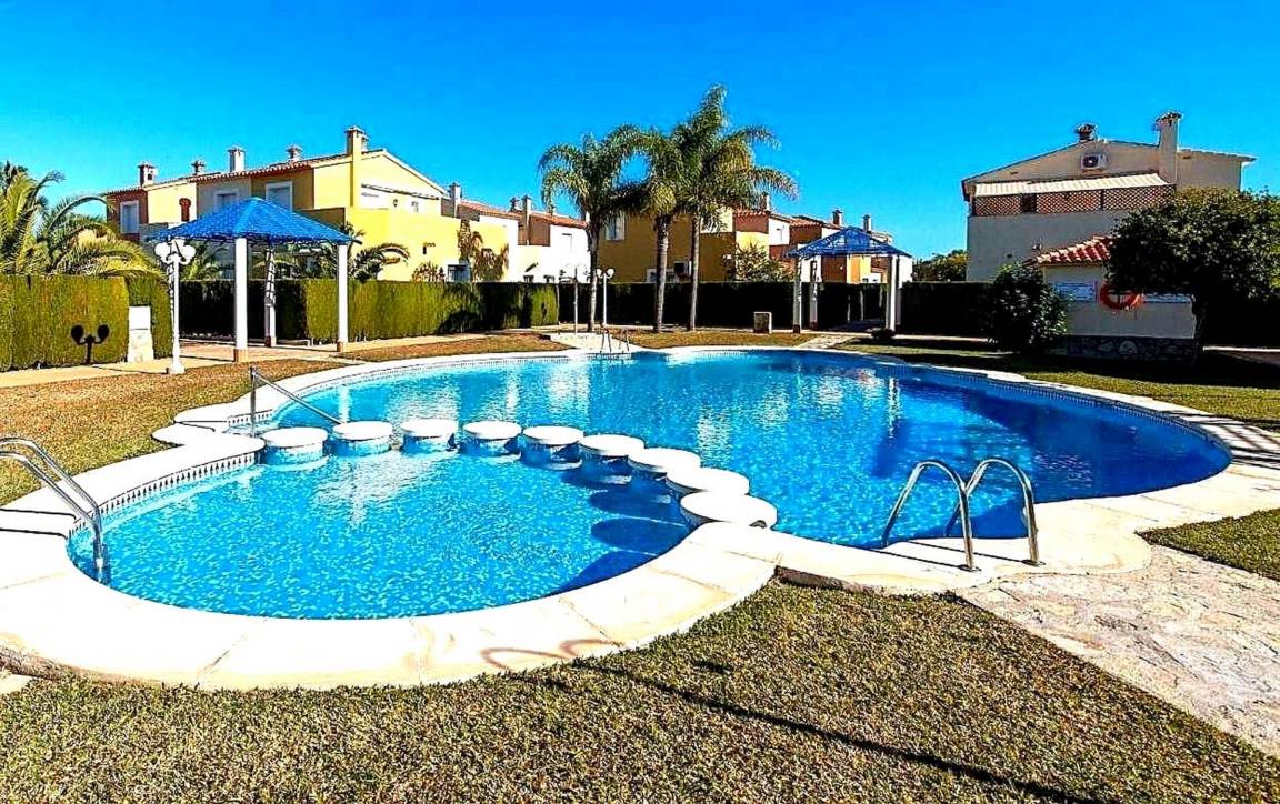 135 M² Talo ∙ 3 Makuuhuonetta ∙ 6 Vierasta - Oliva