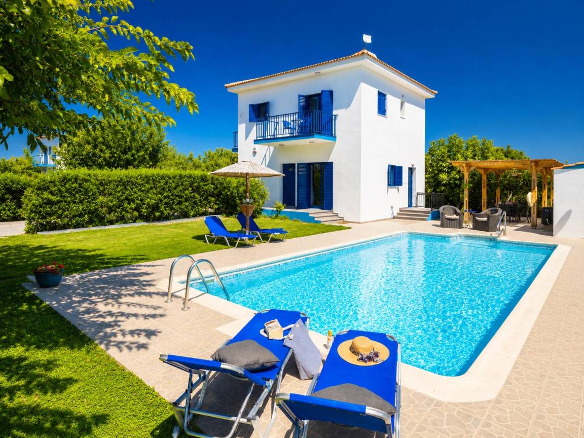 160 M² Villa ∙ 3 Bedrooms ∙ 6 Guests - Argaka