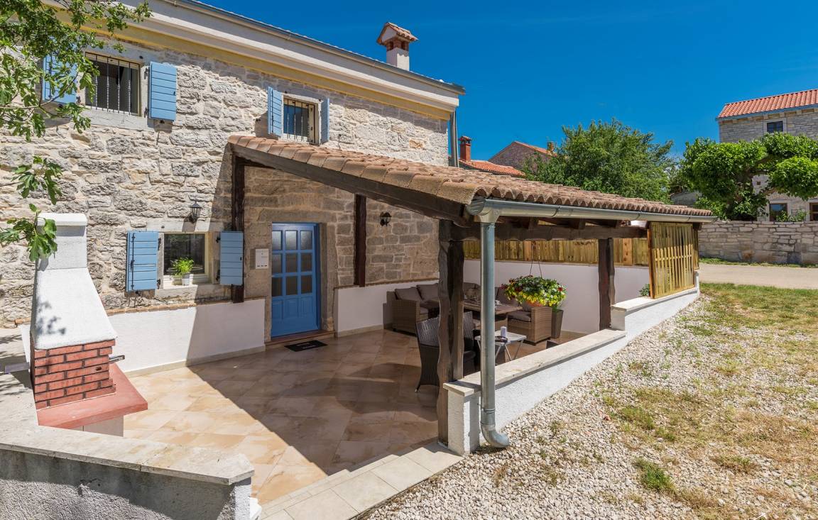 80 M² Ferienhaus ∙ 2 Schlafzimmer ∙ 5 Gäste - Istrien