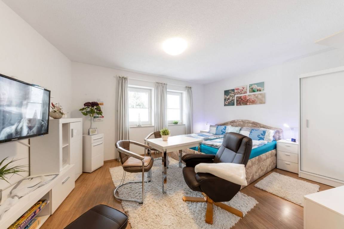 30 M² Ferienwohnung ∙ 1 Schlafzimmer ∙ 3 Gäste - Zella-Mehlis