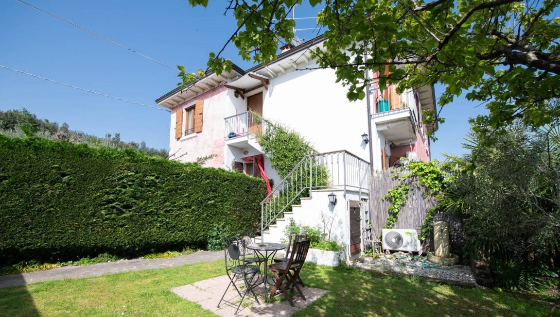 80 M² Ferienwohnung ∙ 2 Schlafzimmer ∙ 4 Gäste - Garda