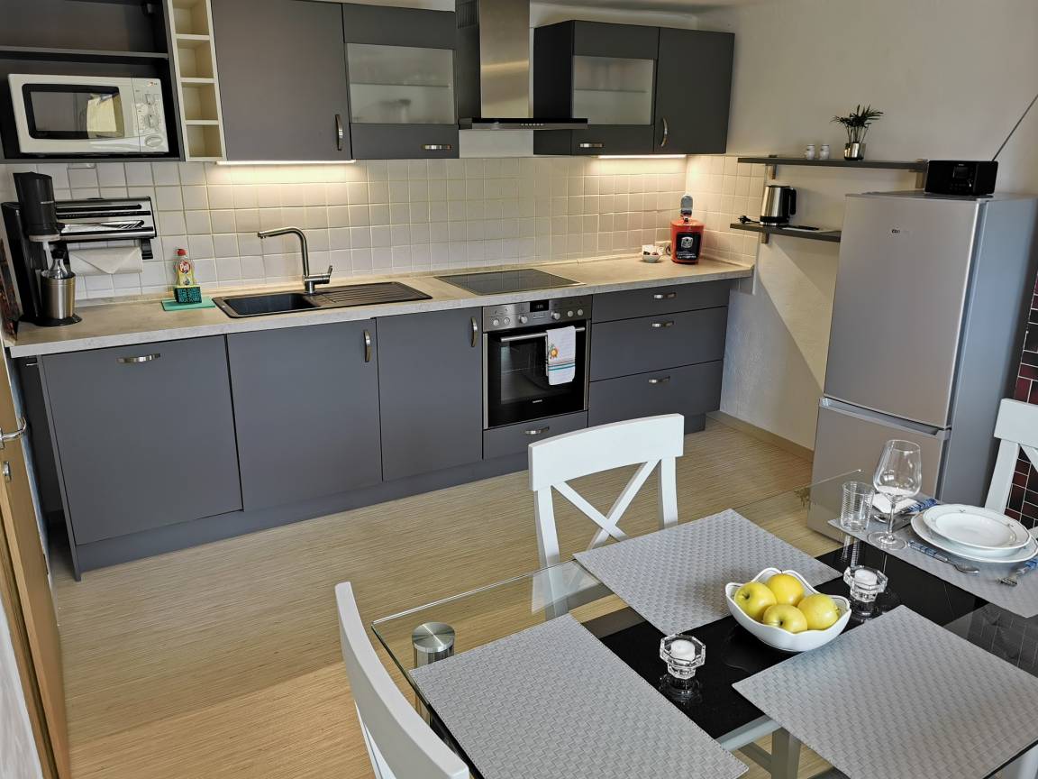 93 M² Ferienwohnung ∙ 2 Schlafzimmer ∙ 4 Gäste - Selb