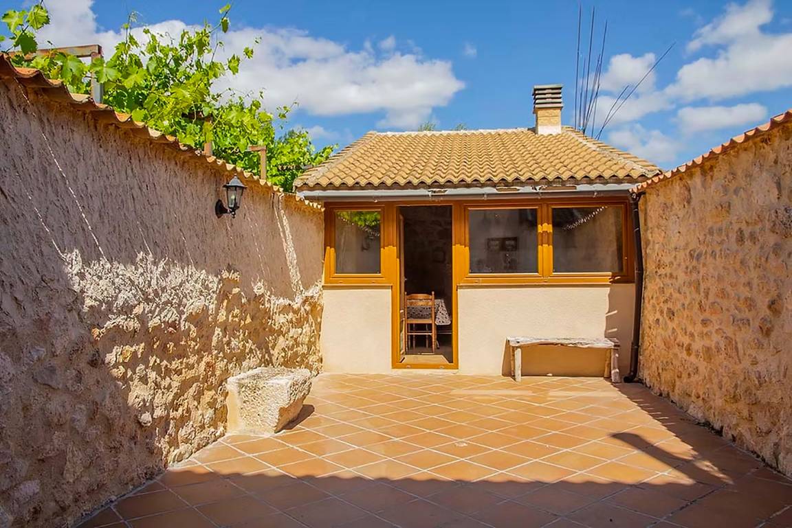 130 M² Casa ∙ 4 Habitaciones ∙ 8 Huéspedes - San Esteban de Gormaz