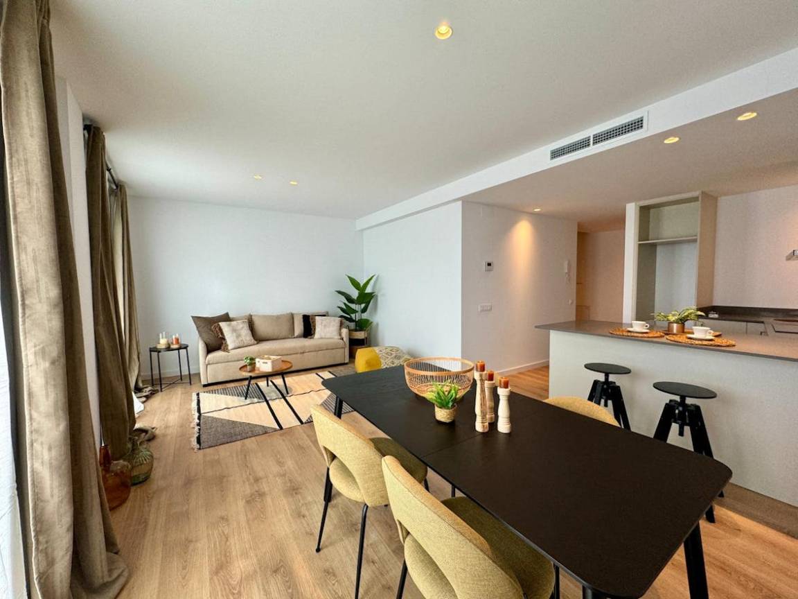 182 M² Apartment ∙ 2 Bedrooms ∙ 4 Guests - Mataró