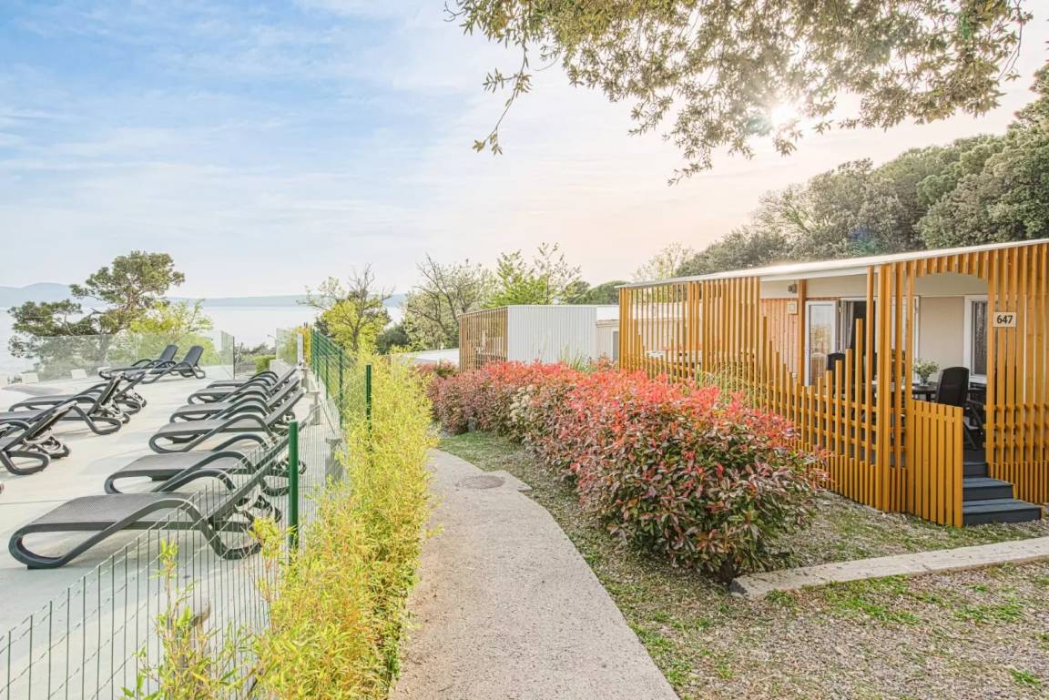 30 M² Asuntovaunu ∙ 2 Makuuhuonetta ∙ 5 Vierasta - Cirquenizza